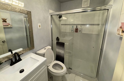 Charleston House | Warm and enjoyable house! Close to E.I.U!