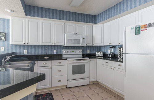 North Myrtle Beach Condo | Warm and inviting 4 bedroom condo in the Cherry Grove area | Laguna Keyes - 1002