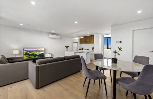 Moonee Ponds Apartment | Warm and Welcoming Living Space - Centrally Located 2 bed 2 Bath Apartment