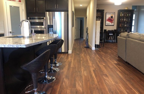 Reno House | Warm and Welcoming Modern 2 Bedroom Home in Beautiful Damonte Ranch