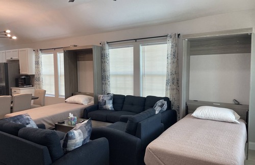 Harlandale House | Warm and welcoming single family home minutes from Downtown San Antonio