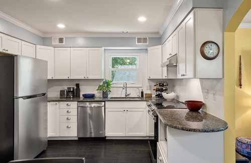 West Ashley House | Warm, Bright & Cozy 4BR House w/Musician's Charm
