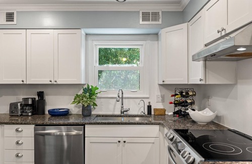 West Ashley House | Warm, Bright & Cozy 4BR House w/Musician's Charm