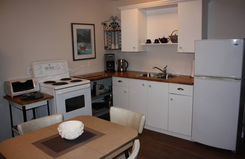 Roberts Creek Cottage | Warm, comfortable, cozy cottage with partial ocean view and beach access