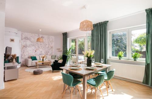 Wawer House | Warm & cosy 2-store 3-BR House with fireplace, living room, garden, terrace, balcony & parking 30 minutes from Warsaw Centre