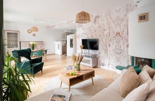 Wawer House | Warm & cosy 2-store 3-BR House with fireplace, living room, garden, terrace, balcony & parking 30 minutes from Warsaw Centre