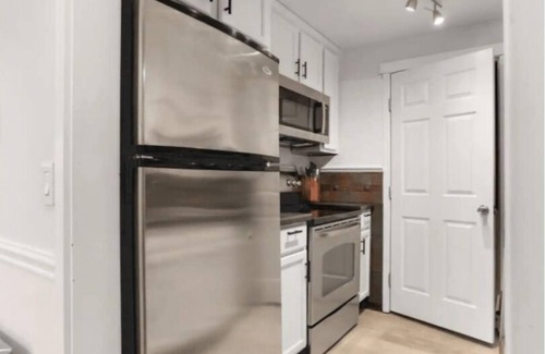 Inglewood-Finn Hill Condo | Warm & Cozy 2b/2b Stay in Kirkland