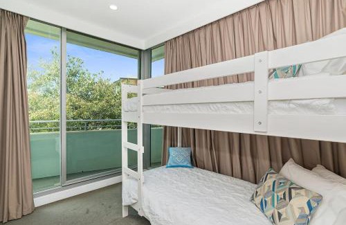 Glenelg Apartment | Warm Waves - Beach Pool Home