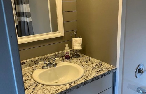 Warren House | Warren Trailside Getaway - Direct Trail Access