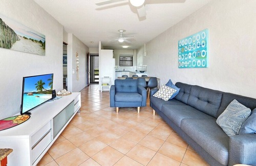 Alexandra Headland Apartment | Warroo Apt 5 - Alex Headland with Pool