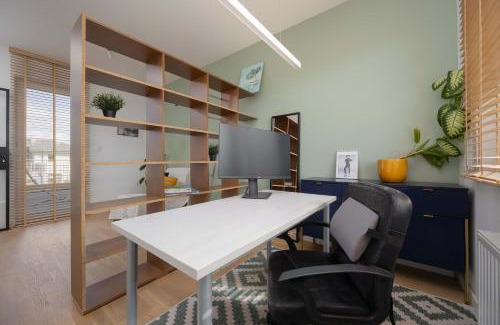 Piaseczno House | Warsaw Piaseczno House with Garden by Noclegi Renters