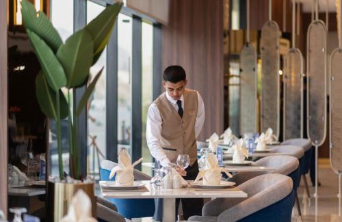 Taif Hotel | Warwick Al Taif Hotel