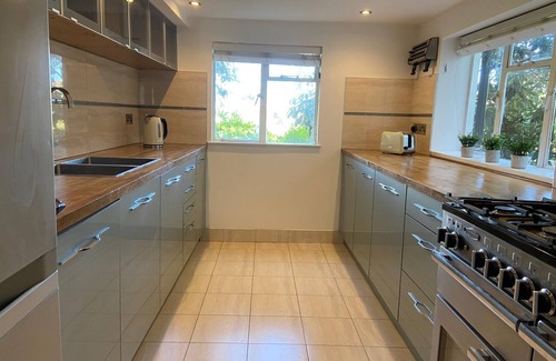 Worthing House | Warwick House - Stunning house with sea views