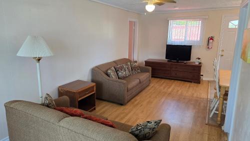 Wasaga Beach Hotel | Wasaga Beach Inn And Cottages