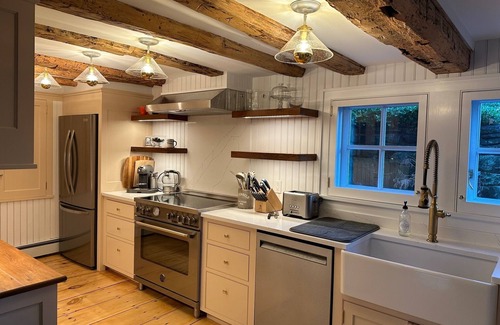 Marble Dale Cottage | Washington, CT Jewel! Charming Main House with separate Cottage