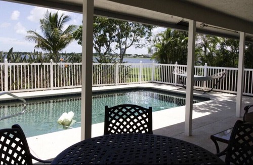 Palm Beach - West Palm Beach House | WATER FRONT LAKE House. Near Beach and Downtown!