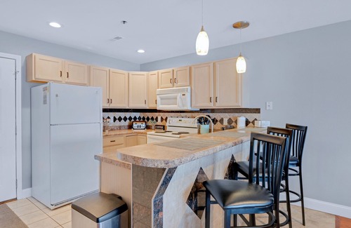 Osage Beach Condo | Water Front/No Steps Entry/2 Bed/2 Bath Condo/Sleeps 8/Boat Slip Available