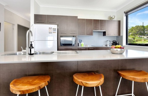 Fishing Point Apartment | Water's Edge Apartment 2 absolute waterfront at Fishing Point on Lake Macquarie