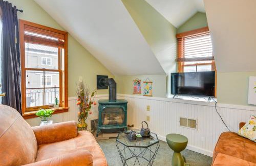 Sackets Harbor Apartment | Water-View Balcony Charming Lake Ontario Studio!