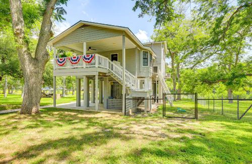 Seguin House | Water View Lake McQueeney Home with Fire Pit!