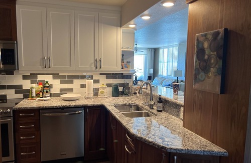 St. Petersburg Condo | Water Views, Private Beach, Luxury Condo
