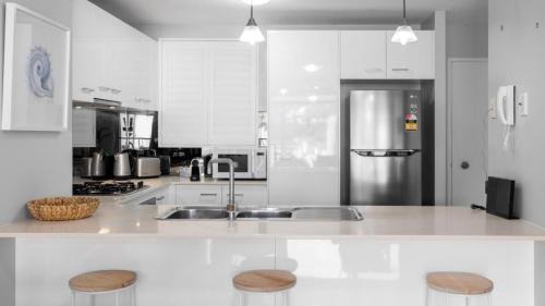Bongaree Apartment | Water Views with a Splash of Luxury