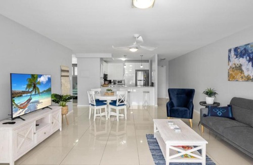 Bongaree Apartment | Water Views with a Splash of Luxury