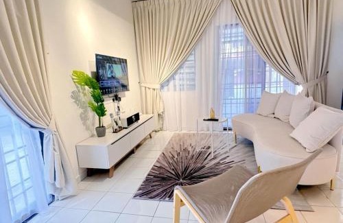 Hulu Kinta Apartment | Waterfall Guesthouse 4R3B 12pax 3Car KTV BBQ Pool table