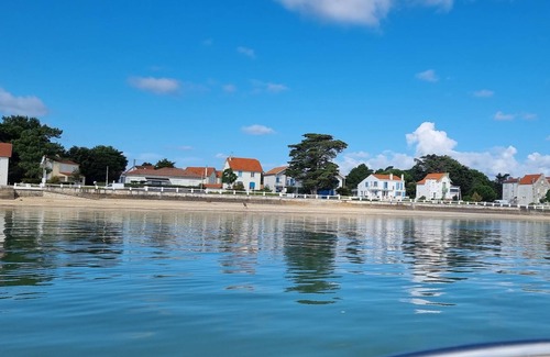 Saint-Trojan-les-Bains Villa | Waterfront villa (feet in the water) direct access to the beach
