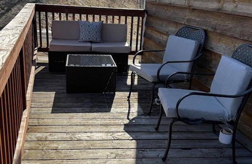 Sterling Apartment | Waterfront 2-bedroom suite with WiFi in Soldotna