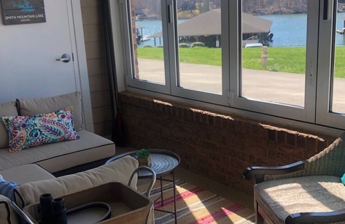 Huddleston Resort | Waterfront 2BR Condo, Mariners Landing Resort on Smith Mountain Lake VA