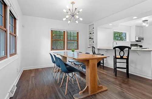 Green Bay House | Waterfront 3-bedroom house on the Bay of Green Bay with AC, WiFi