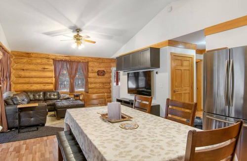 Pittsburg Apartment | Waterfront 3BR + Close ATV Access + Moose