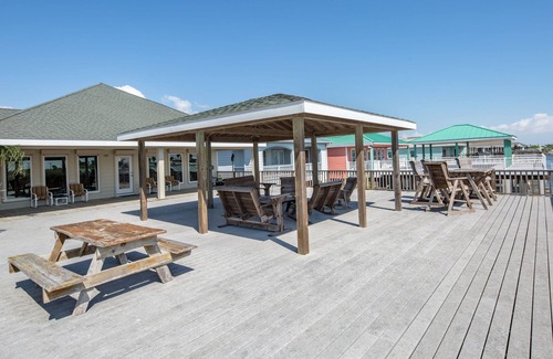 Port Mansfield House | Waterfront 4/3 House- 3 Piers / 3 Boat Slips/Lifts - Port Mansfield, Texas