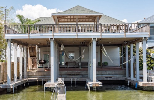 Port Mansfield House | Waterfront 4/3 House- 3 Piers / 3 Boat Slips/Lifts - Port Mansfield, Texas