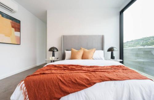 Safety Beach Villa | Waterfront at Martha Cove - Premium Poolside Luxury