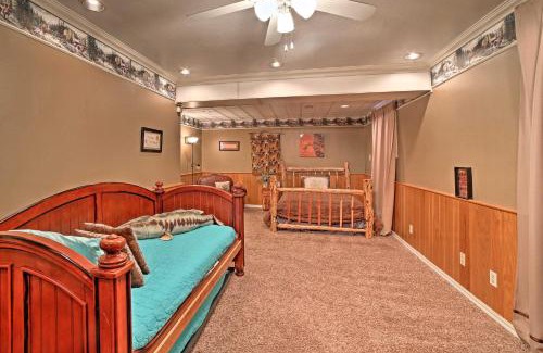Sylvan Shores House | Waterfront Beaver Lake House with Deck and Fire Pit!