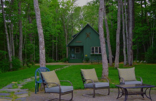 Eddington Cabin | Waterfront cabin with gorgeous bluff views