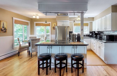 Sandpoint Condo | Waterfront condo - just minutes from downtown Sandpoint w/a free boat slip