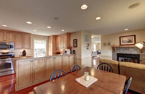 Ocracoke Condo | Waterfront Condo Located right on Silver Lake Harbor