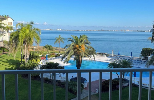 Bayway Isles Condo | Waterfront condo with stunning views on Boca Ciega Bay - Isla Key - Updated