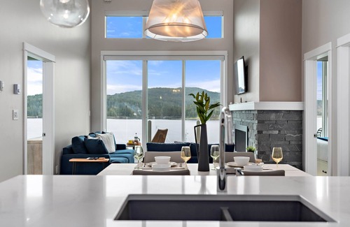Sooke Apartment | WATERFRONT Condo with BEACH Access 2Bed/2Bath