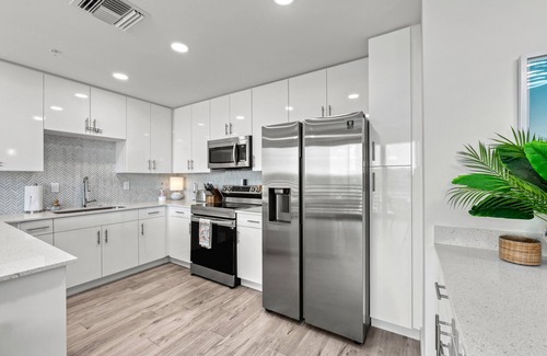 Central Sarasota Condo | Waterfront Condo with Pool, Spa, and Fitness Center near Downtown Sarasota