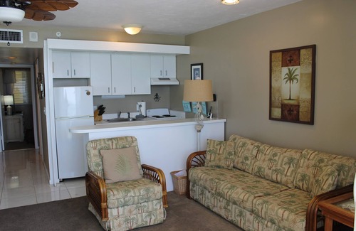 Collier County House | Waterfront Condominium - Apollo #902