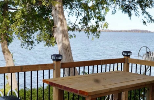 Scugog Cottage | Waterfront Cottage at south shore of Lake Scugog