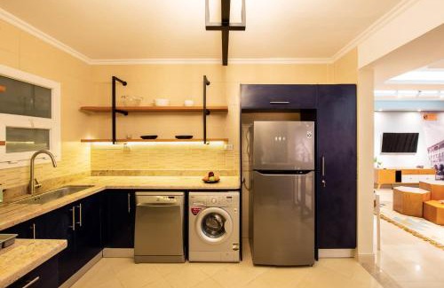 Heliopolis Apartment | Waterfront Designer 2BR - 5 min to Airport