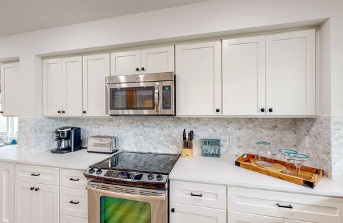 Pointblank House | Waterfront dog-friendly home with pier access, alfresco dining, & kayak
