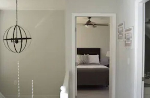 North End Condo | Waterfront, Downtown area, 4 bdr, 2 Levels, Pools