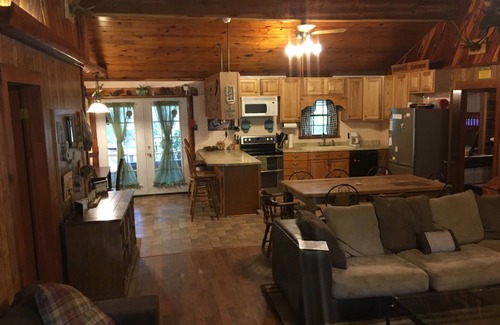 Hemphill Cabin | Waterfront Family Cabin On Toledo Bend!