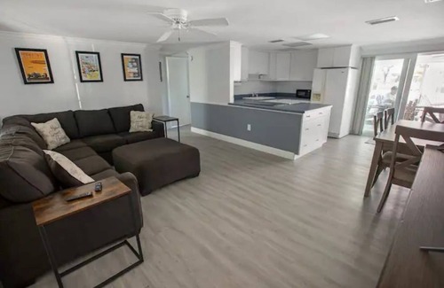 Sebring House | Waterfront Heated Pool Home 2br,2 Ba. 6 mi. from Sebring International Speedway